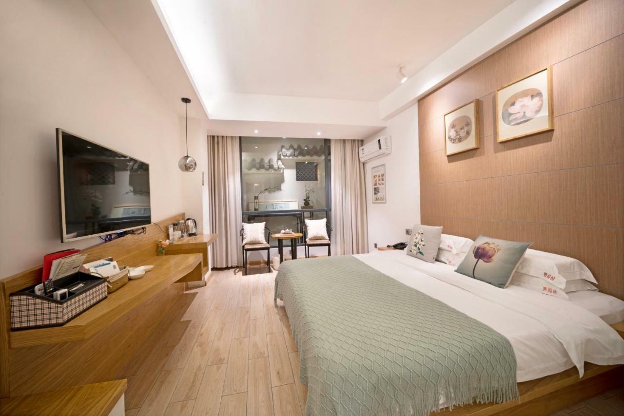 Ancient Street No.5 Youth Chic Hotel Вуишан Екстериор снимка